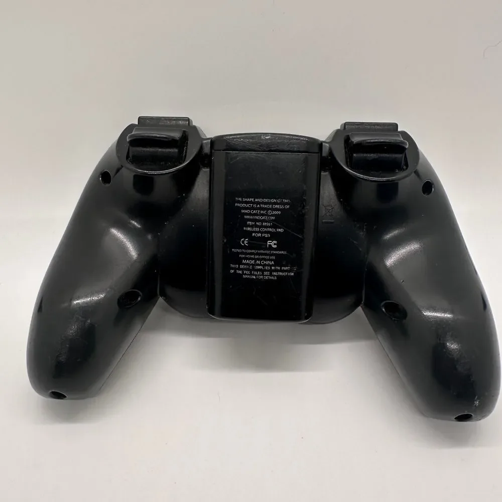 MadCatz Game Controller Wireless Pad Battery‎ PoweredBlack Dual Analog Sticks